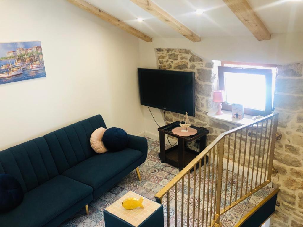 Istrian Stone House In The Heart Of The Beautiful Fishing Village Fazana - Only Few Steps From The Sea And The Wonderful Beach - Incl Plasma-Quad-Plus-Filter Against C O V I D 外观 照片