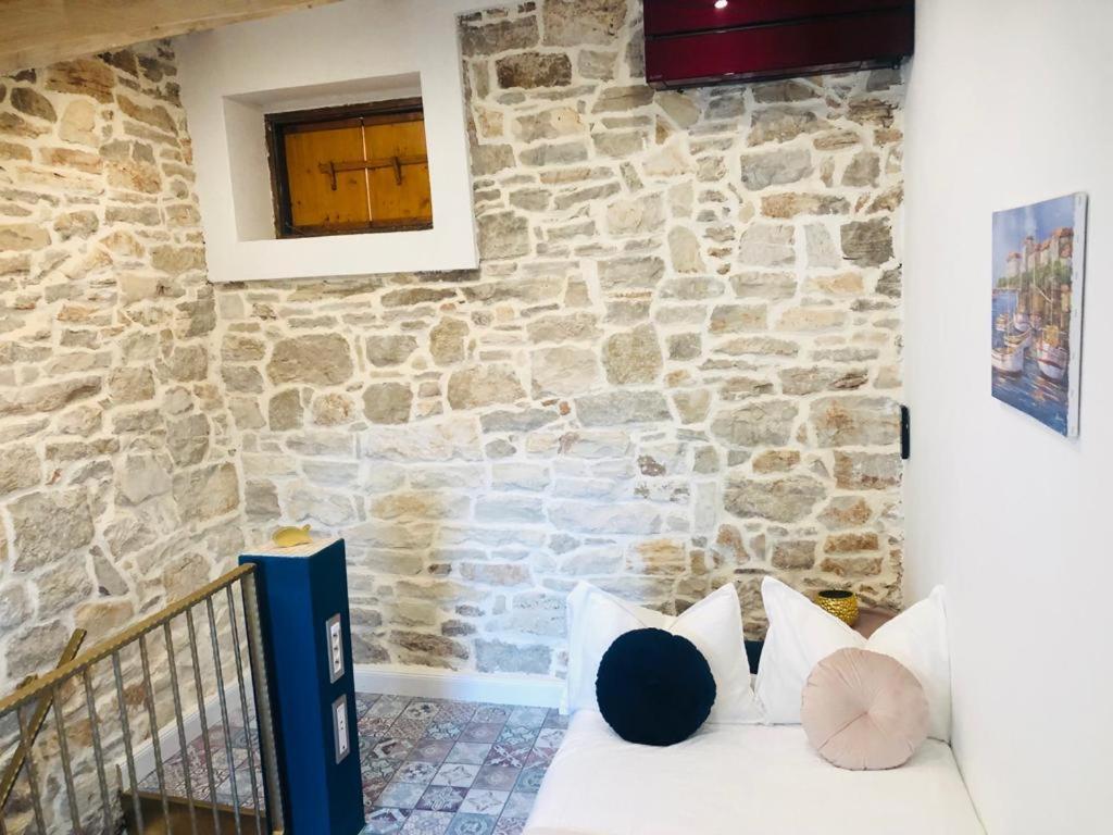 Istrian Stone House In The Heart Of The Beautiful Fishing Village Fazana - Only Few Steps From The Sea And The Wonderful Beach - Incl Plasma-Quad-Plus-Filter Against C O V I D 外观 照片