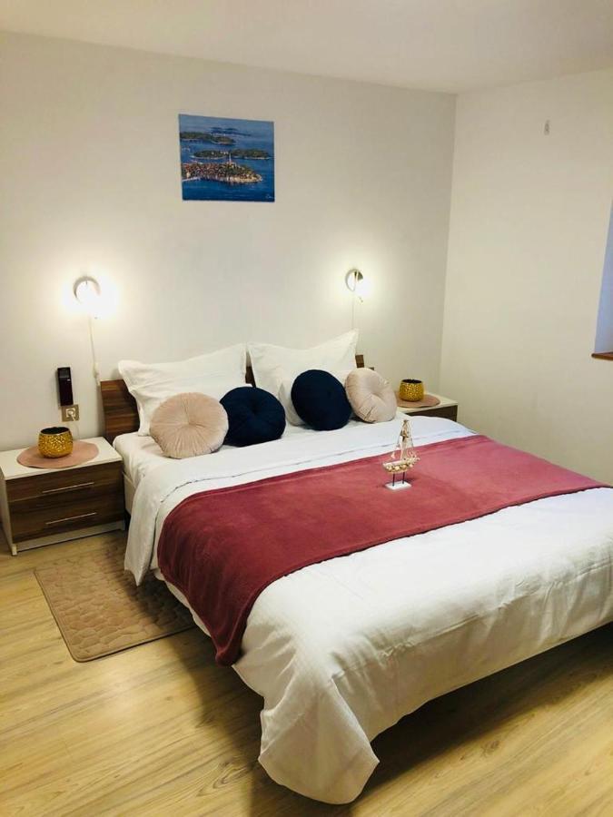 Istrian Stone House In The Heart Of The Beautiful Fishing Village Fazana - Only Few Steps From The Sea And The Wonderful Beach - Incl Plasma-Quad-Plus-Filter Against C O V I D 外观 照片